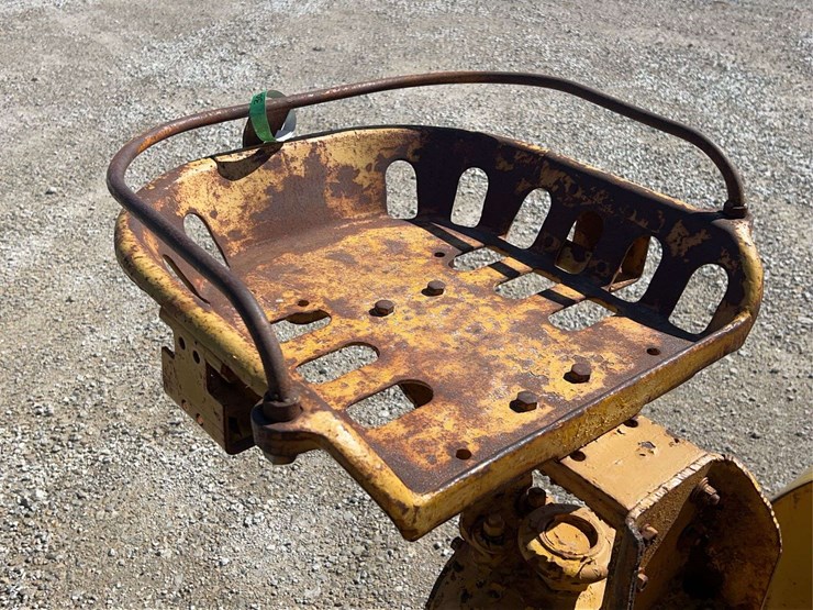 caterpillar-r2-image-25