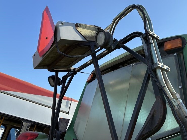 2004-john-deere-6420-image-16