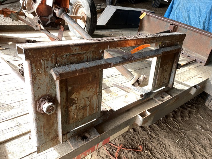 #2396-•-(4)-speared-bale-mover-image-2