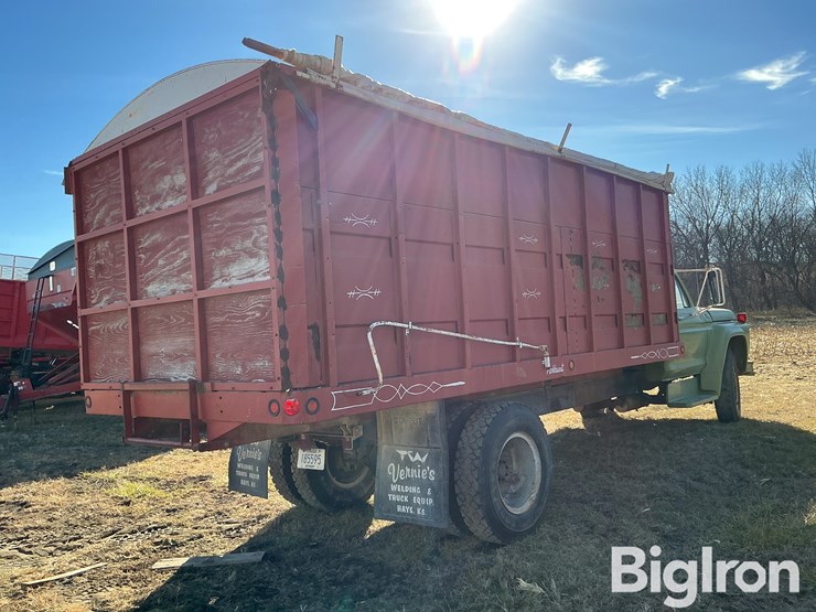 1974-ford-f700-image-5