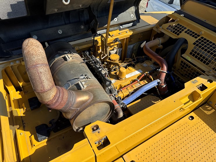 2011-caterpillar-336e-image-44