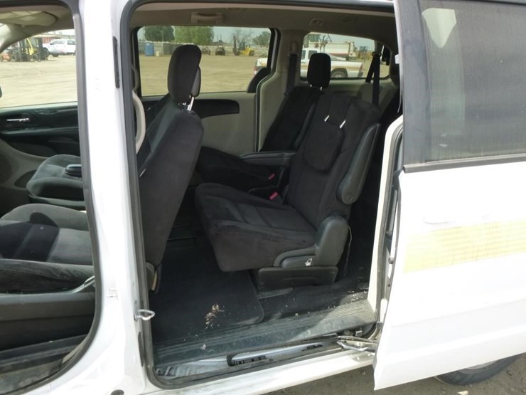 2014-dodge-grand-caravan-image-8