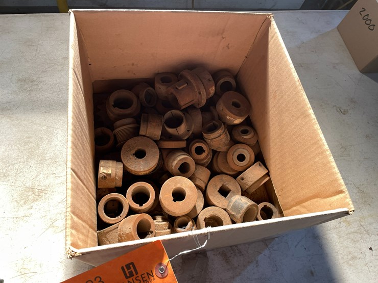 #2523-•-box-of-weld-on-hubs-image-1