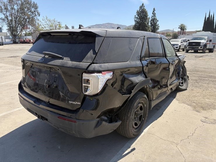 2021-ford-explorer-police-interceptor-image-3