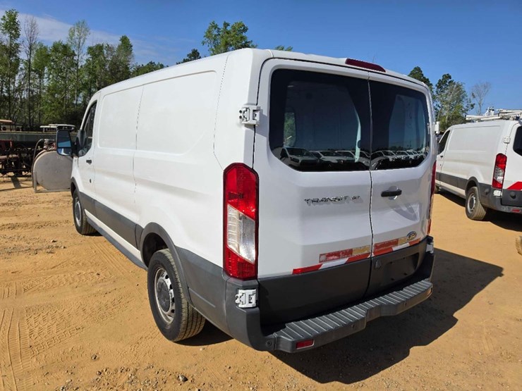 2016-ford-f350-image-2