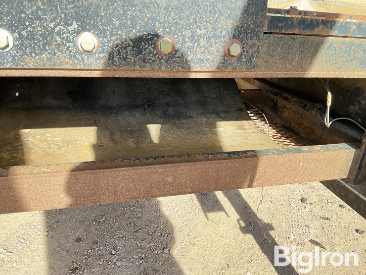 2009-titan-trailer-image-15