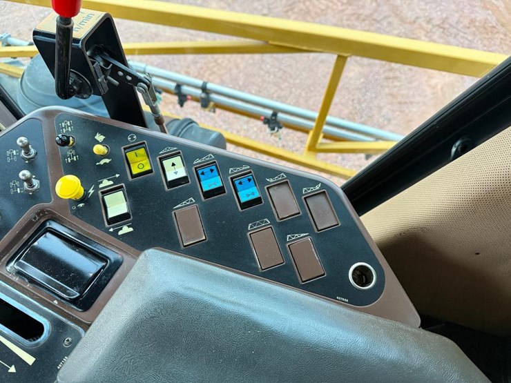 ag-chem-rogator-664-image-61