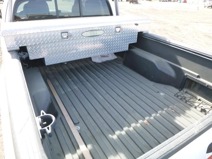 2013-toyota-tacoma-image-21