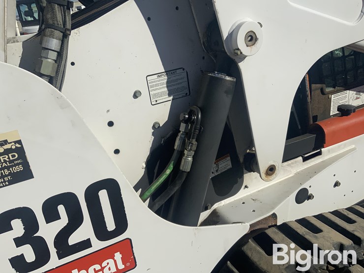 2008-bobcat-t320-image-19