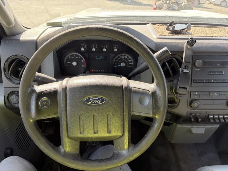 2015-ford-f550-sd-image-13