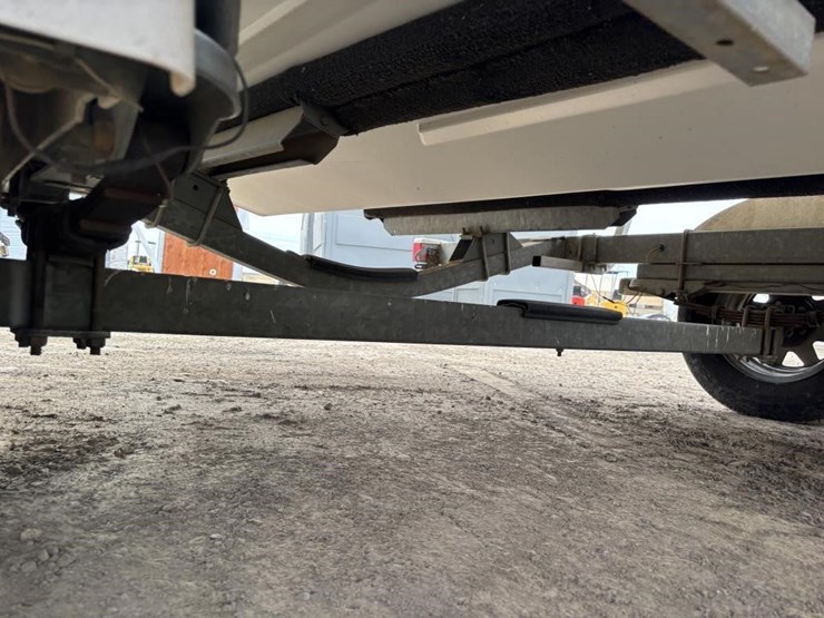 1990-unknown-trailer-image-34