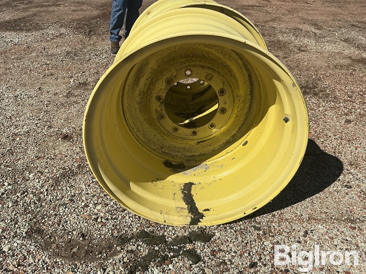 john-deere-32-image-10