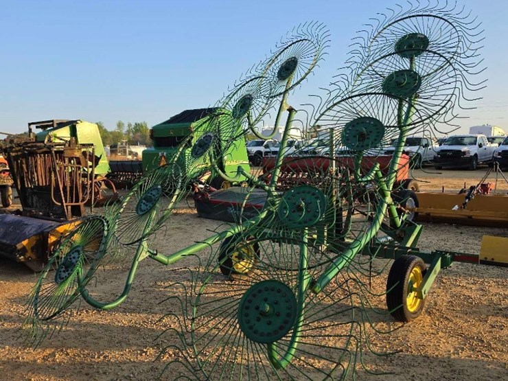 john-deere-702-image-3