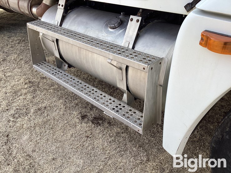 1993-freightliner-fld120-image-14