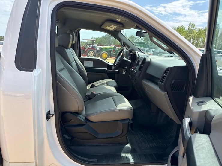 2019-ford-f150-xl-image-8