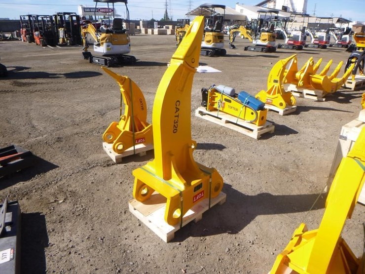 caterpillar-320-image-3