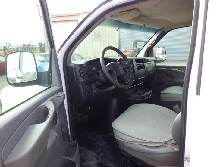 2005-chevrolet-express-2500-image-5