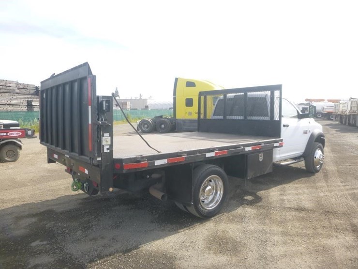 2012-dodge-ram-5500-image-3