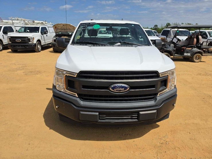 2019-ford-f150-xl-image-5