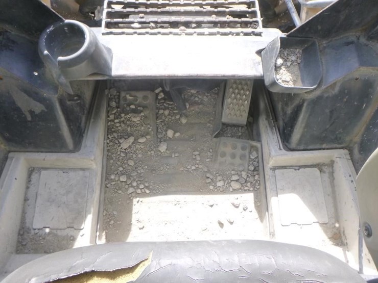 2009-caterpillar-246c-image-17