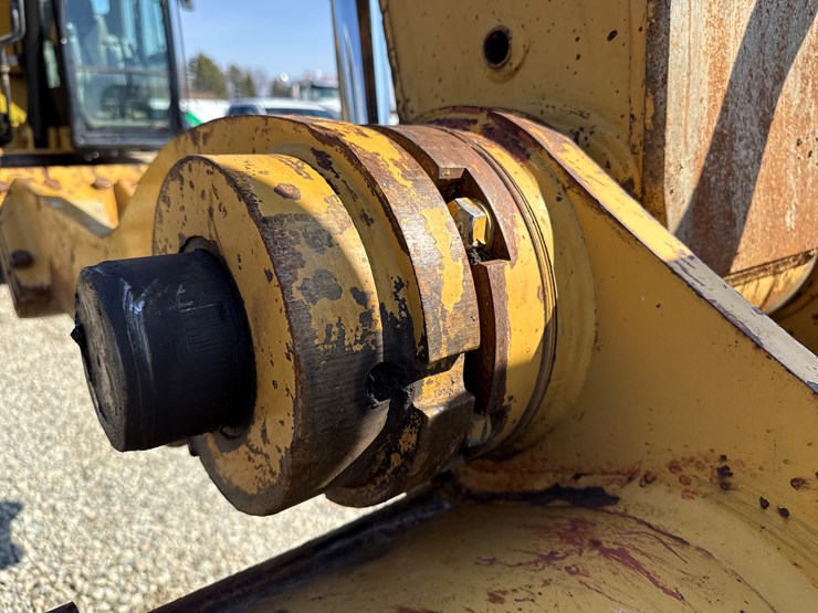 2011-caterpillar-336e-image-19