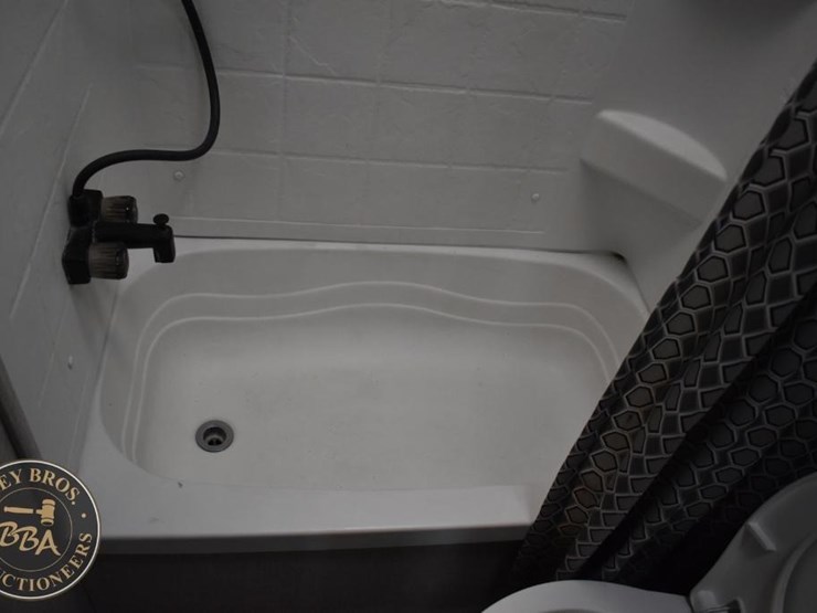 2022-jayco-jay-flight-264bh-42752-image-18