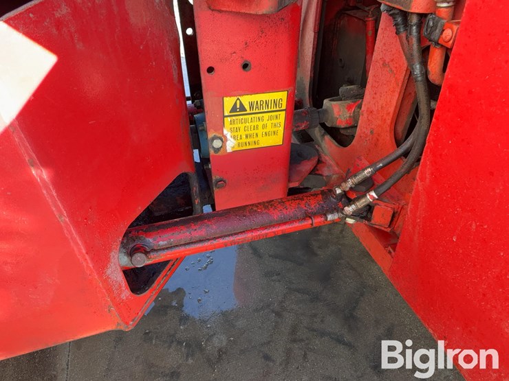 1982-versatile-835-image-16