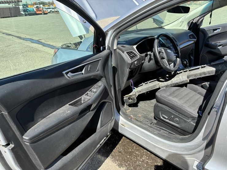 2018-ford-edge-sel-image-12