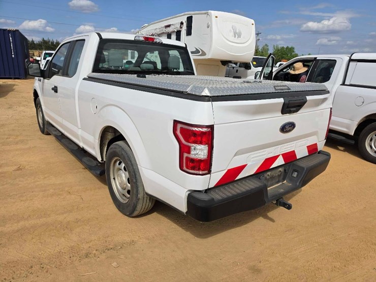 2019-ford-f150-xl-image-2