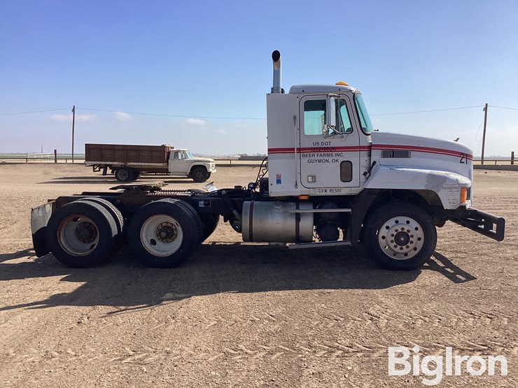1990-mack-ch613-image-4
