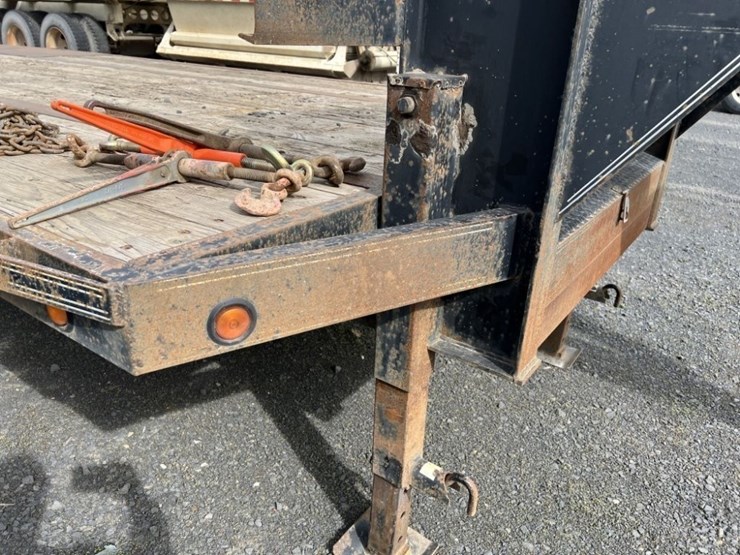 2012-elite-t/a-gooseneck-equipment-trailer-image-16