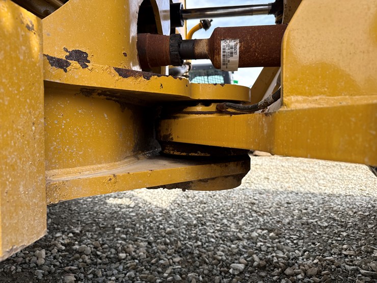 caterpillar-972-image-30