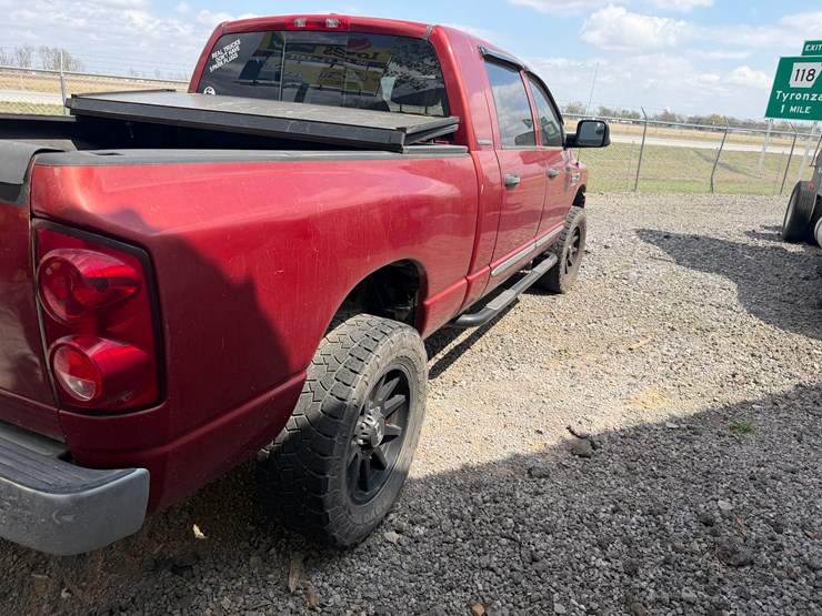 2008-dodge-2500-image-3