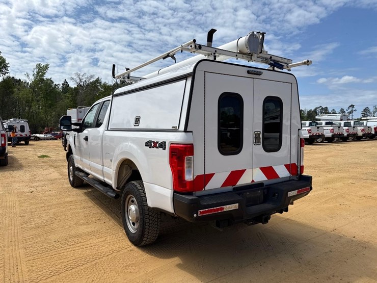 2019-ford-f250-xl-image-3