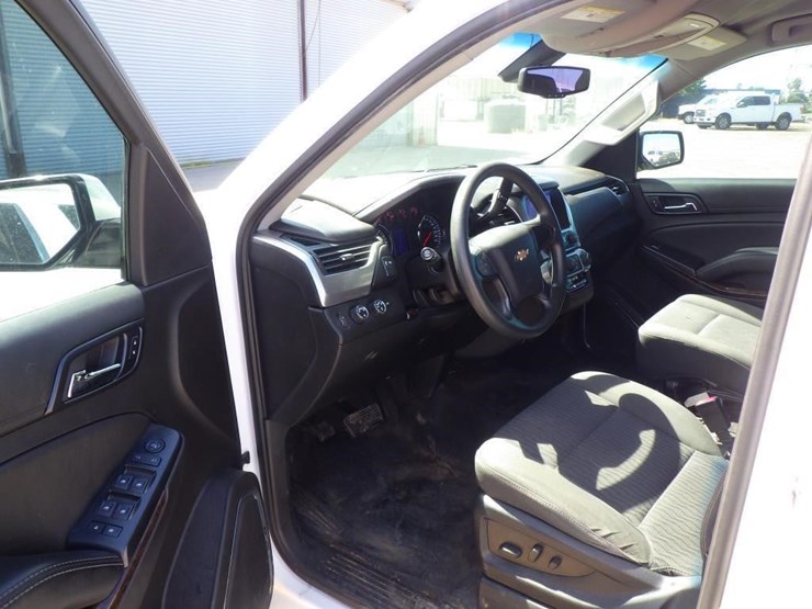 2016-chevrolet-tahoe-image-5