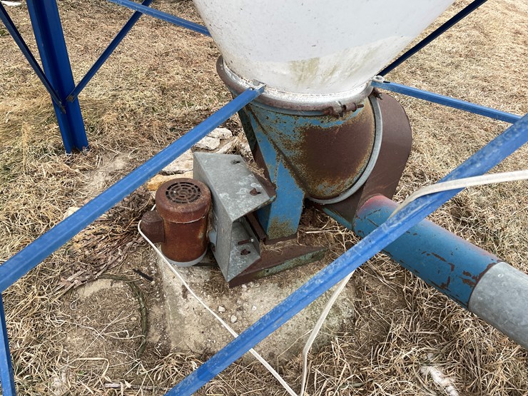 #2378-•-schuld-feed-bin-with-auger-image-5