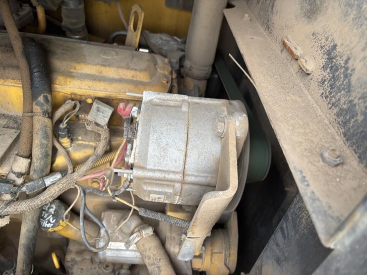 2005-deere-624j-image-46