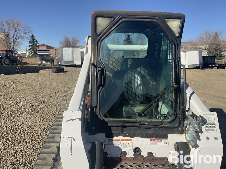 2008-bobcat-t320-image-14