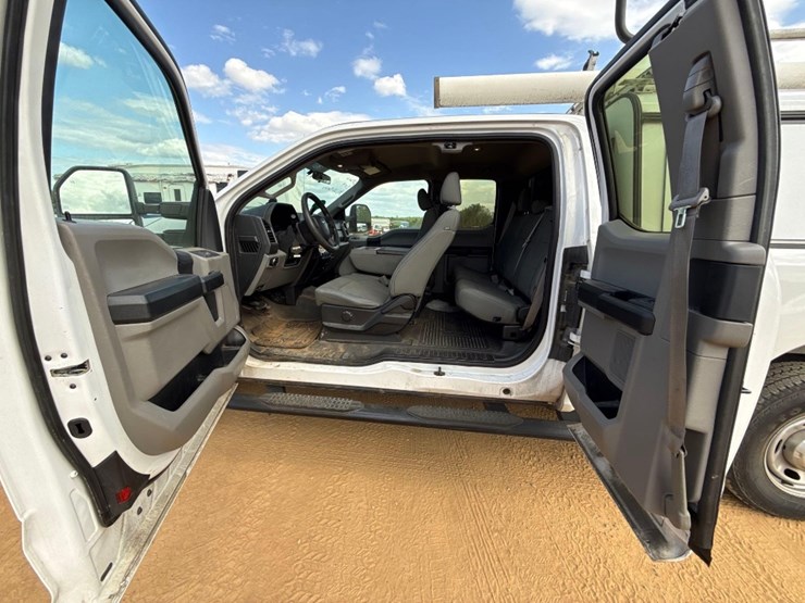 2019-ford-f250-xl-image-11