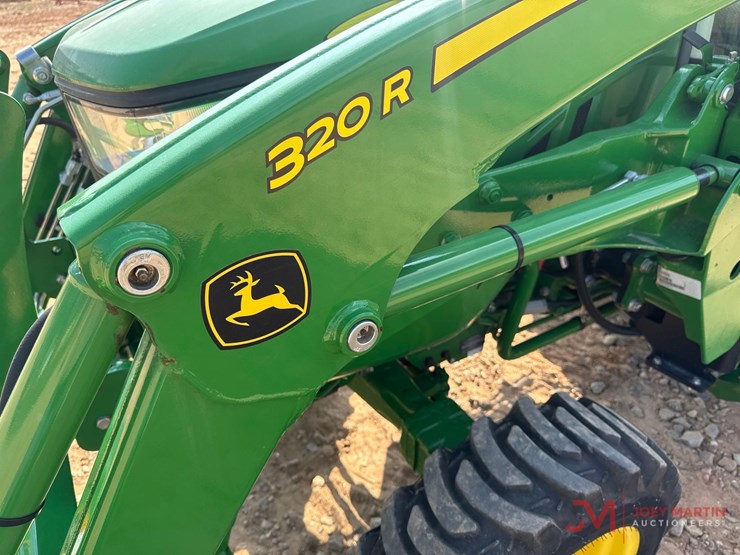 john-deere-3046r-image-13