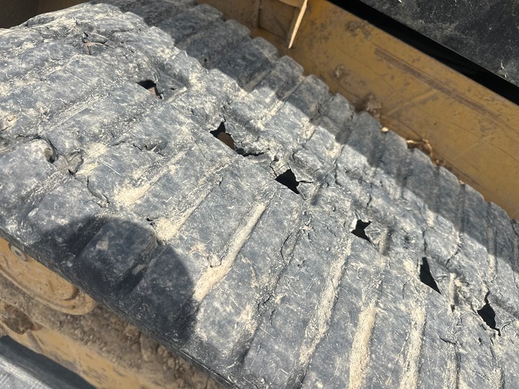 2017-caterpillar-239d-image-62