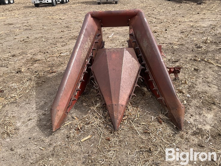 international-555-image-2