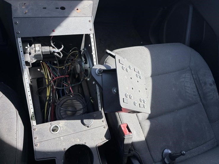 2020-ford-explorer-police-interceptor-image-18