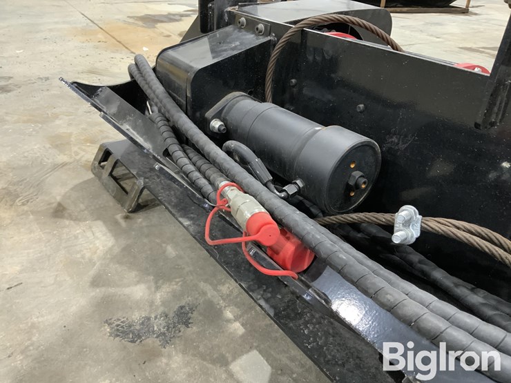 2025-massey-ferguson-730-image-14