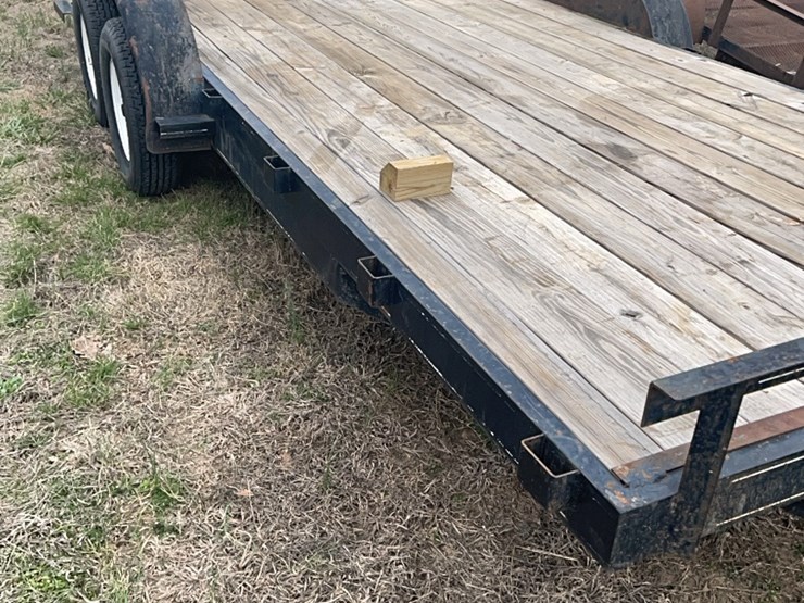 car-hauler-trailer-16’-with-2’-dove-tail-and-ramps-image-4