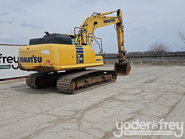 2016-komatsu-pc210-lc-11-image-4