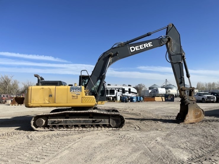 2012-deere-250g-lc-image-6