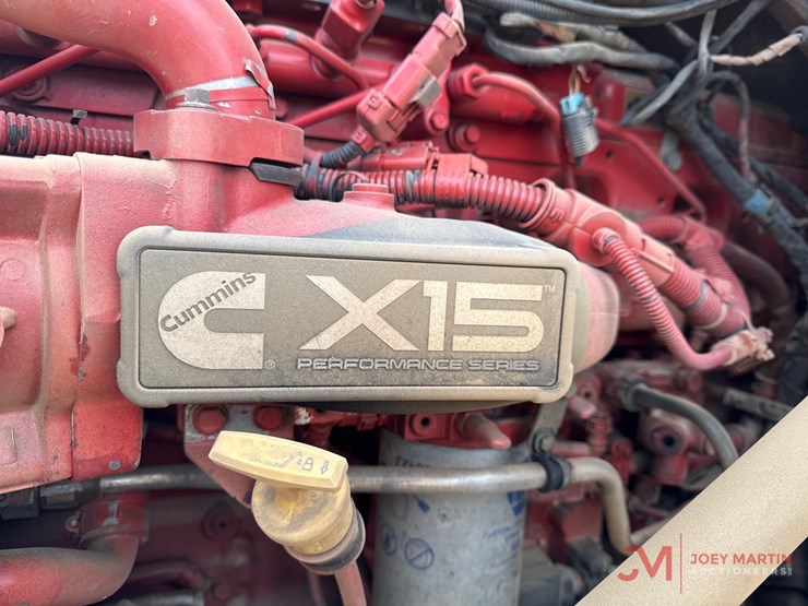 2019-peterbilt-567-image-9