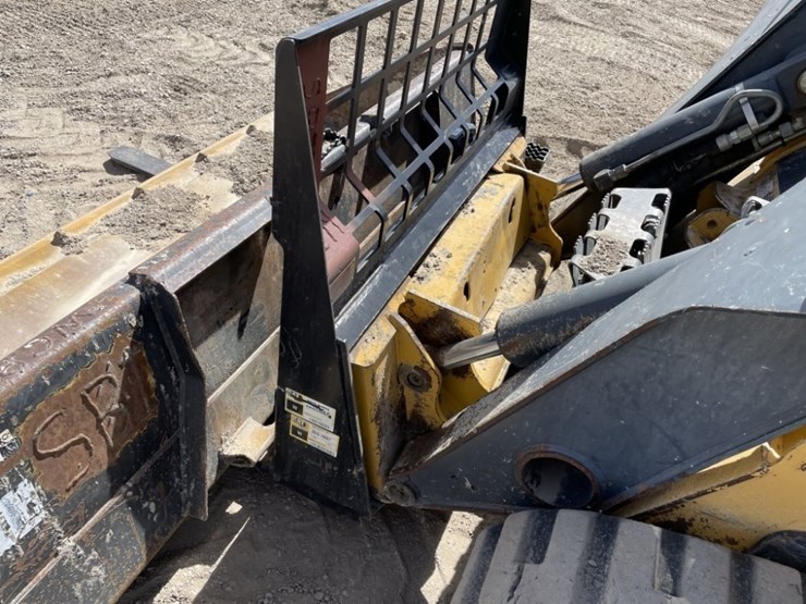 2013-deere-333e-image-9