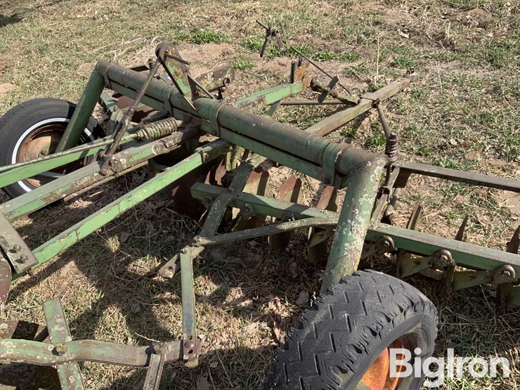 john-deere-12-image-14